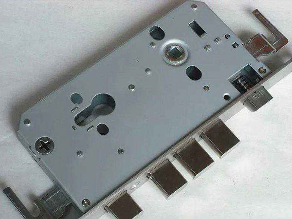 青阳24小时上门开锁公司